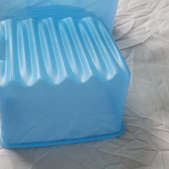 Tupperware Fridgesmart Container - Picture 3 of 4